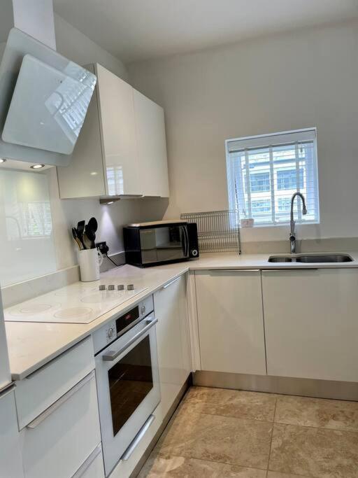 Modern 2 Bed Flat W Parking, Dog Friendly, Central Bournemouth Esterno foto