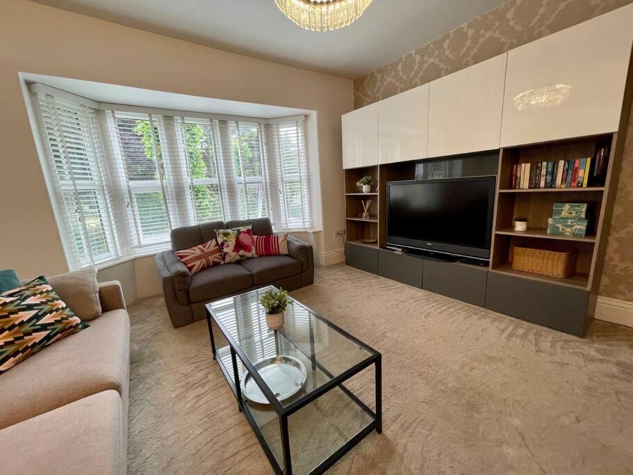 Modern 2 Bed Flat W Parking, Dog Friendly, Central Bournemouth Esterno foto