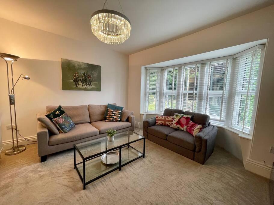 Modern 2 Bed Flat W Parking, Dog Friendly, Central Bournemouth Esterno foto